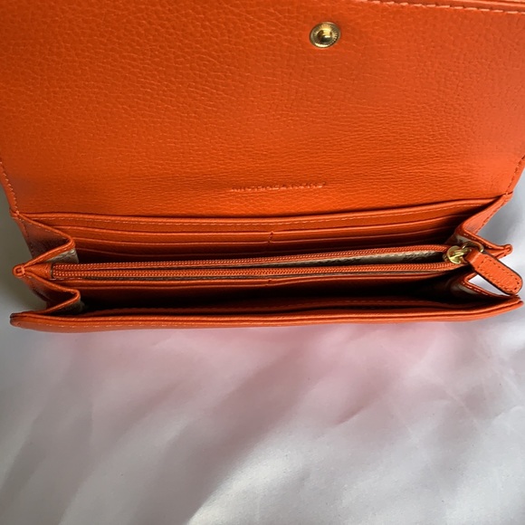 Michael Kors wallet - Picture 3 of 8